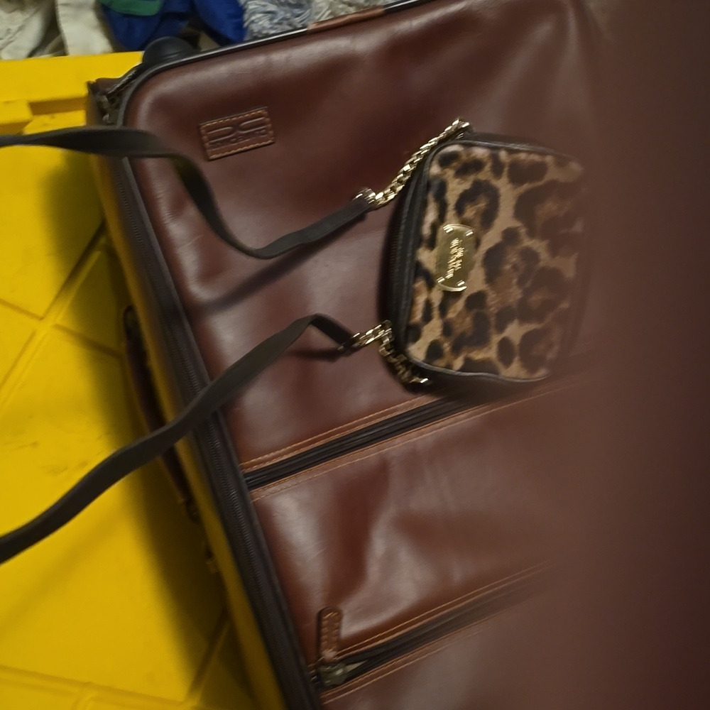 Purse - Picture 2 of 4